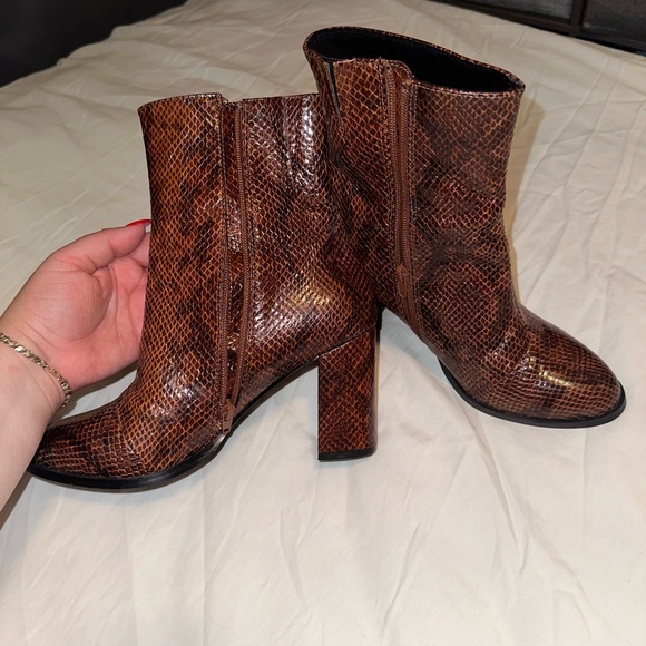 VERO MODA - Snake Print Booties - Picture 5 of 5